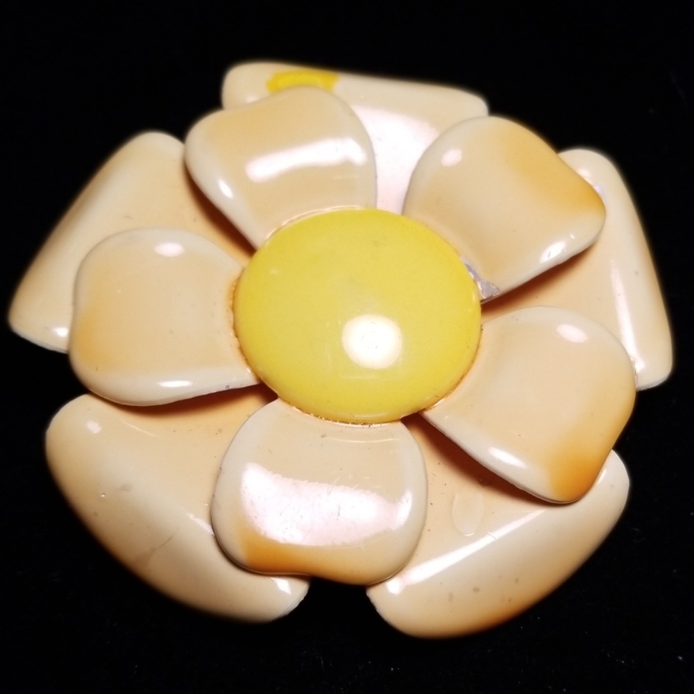 Vintage Enamel Flower Daisy Brooch Pin - Picture 12 of 14